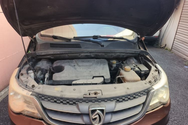 Used Baojun 730 2014 1.5L manual Comfort ESP version 7 seats Engine Bay