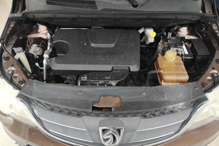 Used Baojun 730 2014 1.5L manual standard trim 7 seats Engine Bay