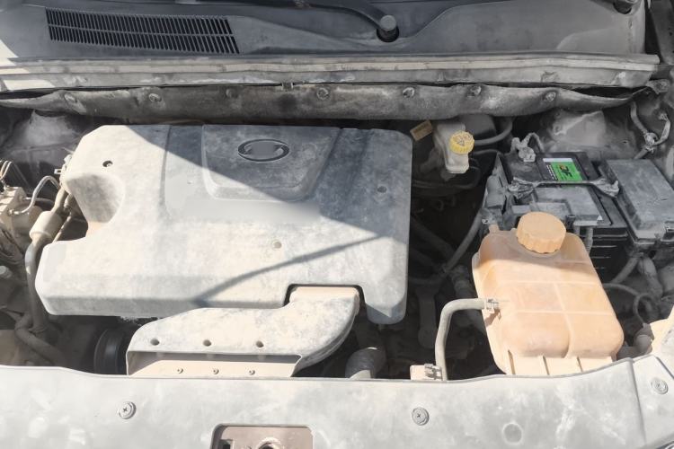 Used Baojun 730 2014 1.5L manual Comfort ESP version 7 seats Engine Bay