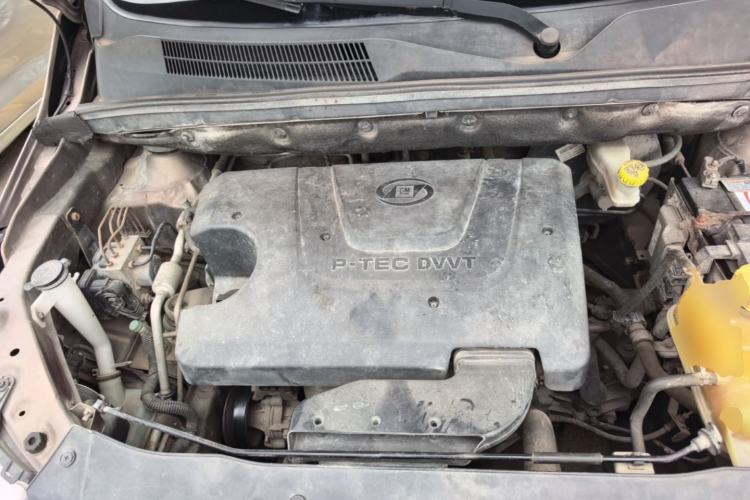 Used Baojun 730 2014 1.5L manual Comfort version 7 seats Engine Bay