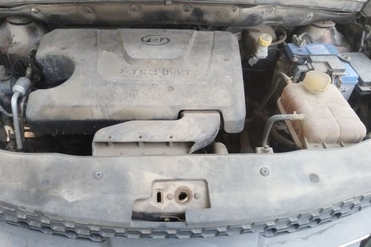 Used Baojun 730 2014 1.5L manual standard trim 7 seats Engine Bay