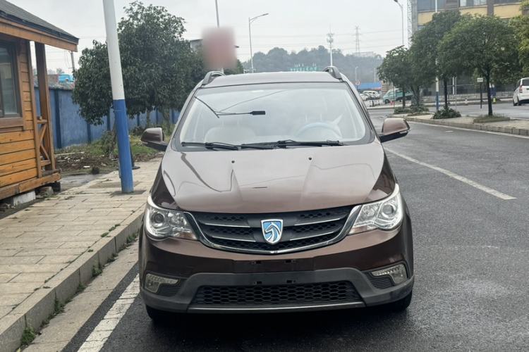 Used Baojun 730 2014 1.5L manual Comfort version 7 seats Exterior 1