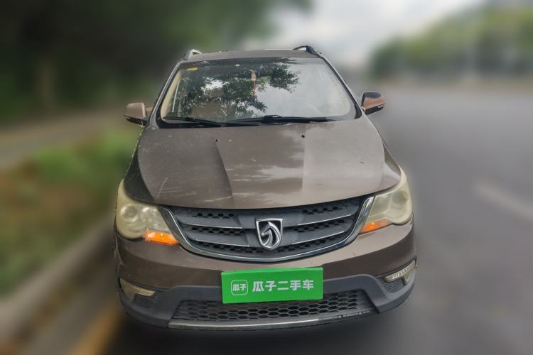 Used Baojun 730 2014 1.5L manual Comfort ESP version 7 seats Exterior 1