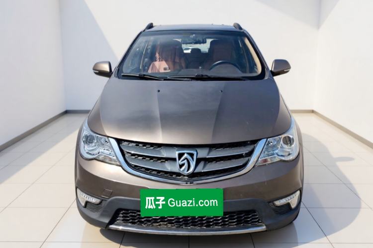 Used Baojun 730 2014 1.5L manual Comfort version 7 seats Exterior 1