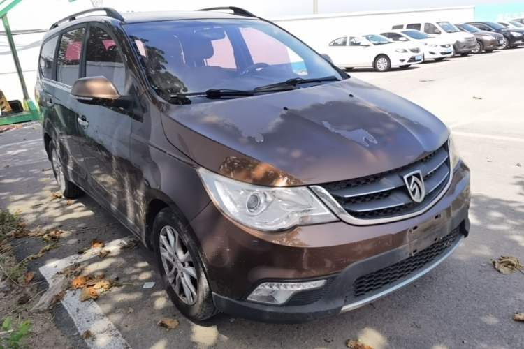 Used Baojun 730 2014 1.5L manual Comfort ESP version 7 seats Exterior 1