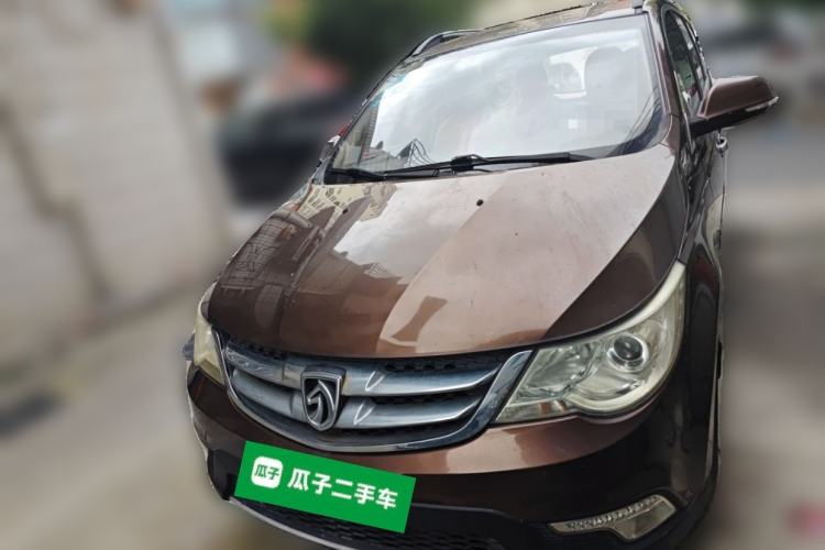 Used Baojun 730 2014 1.5L manual standard trim 7 seats Exterior 1