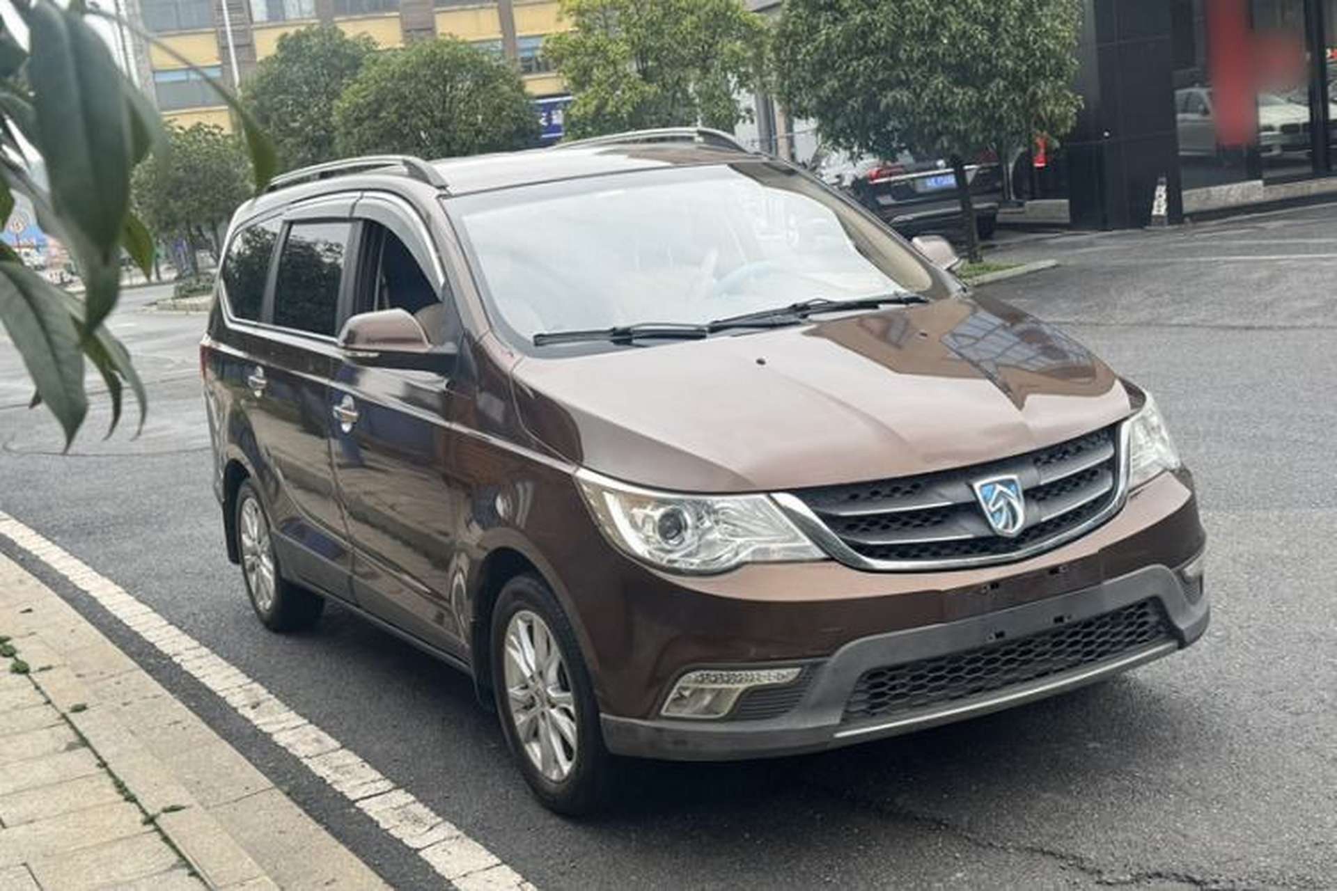Used Baojun 730 2014 1.5L manual Comfort version 7 seats Exterior 2