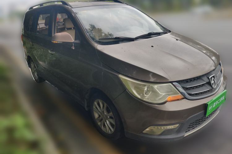 Used Baojun 730 2014 1.5L manual Comfort ESP version 7 seats Exterior 2