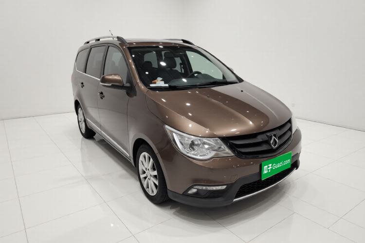 Used Baojun 730 2014 1.5L Manual Luxury Navigation ESP Version 7 Seats Exterior 2