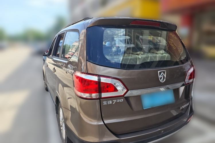 Used Baojun 730 2014 1.5L manual standard trim 7 seats Exterior 3
