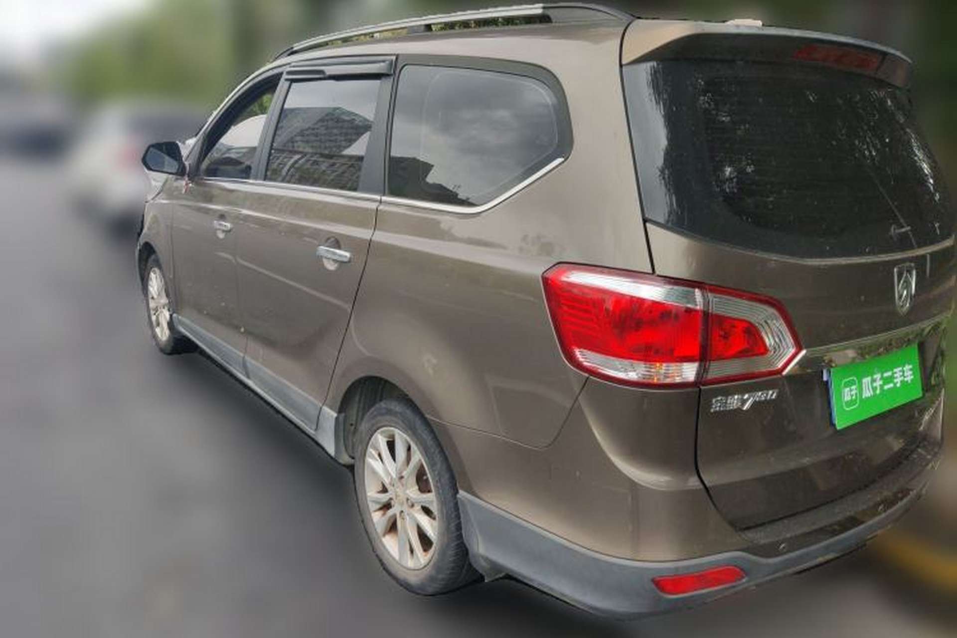 Used Baojun 730 2014 1.5L manual Comfort ESP version 7 seats Exterior 3