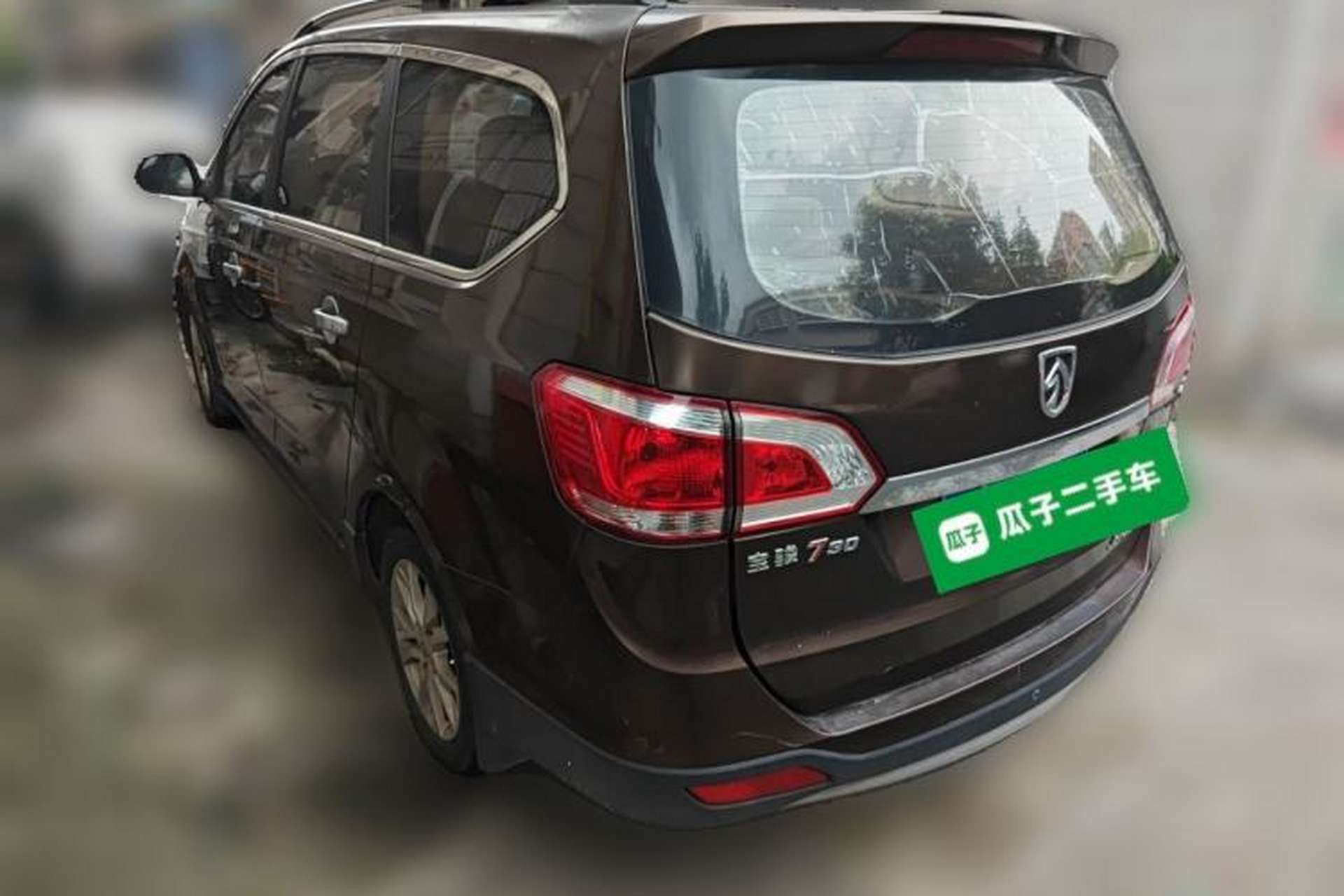 Used Baojun 730 2014 1.5L manual standard trim 7 seats Exterior 3