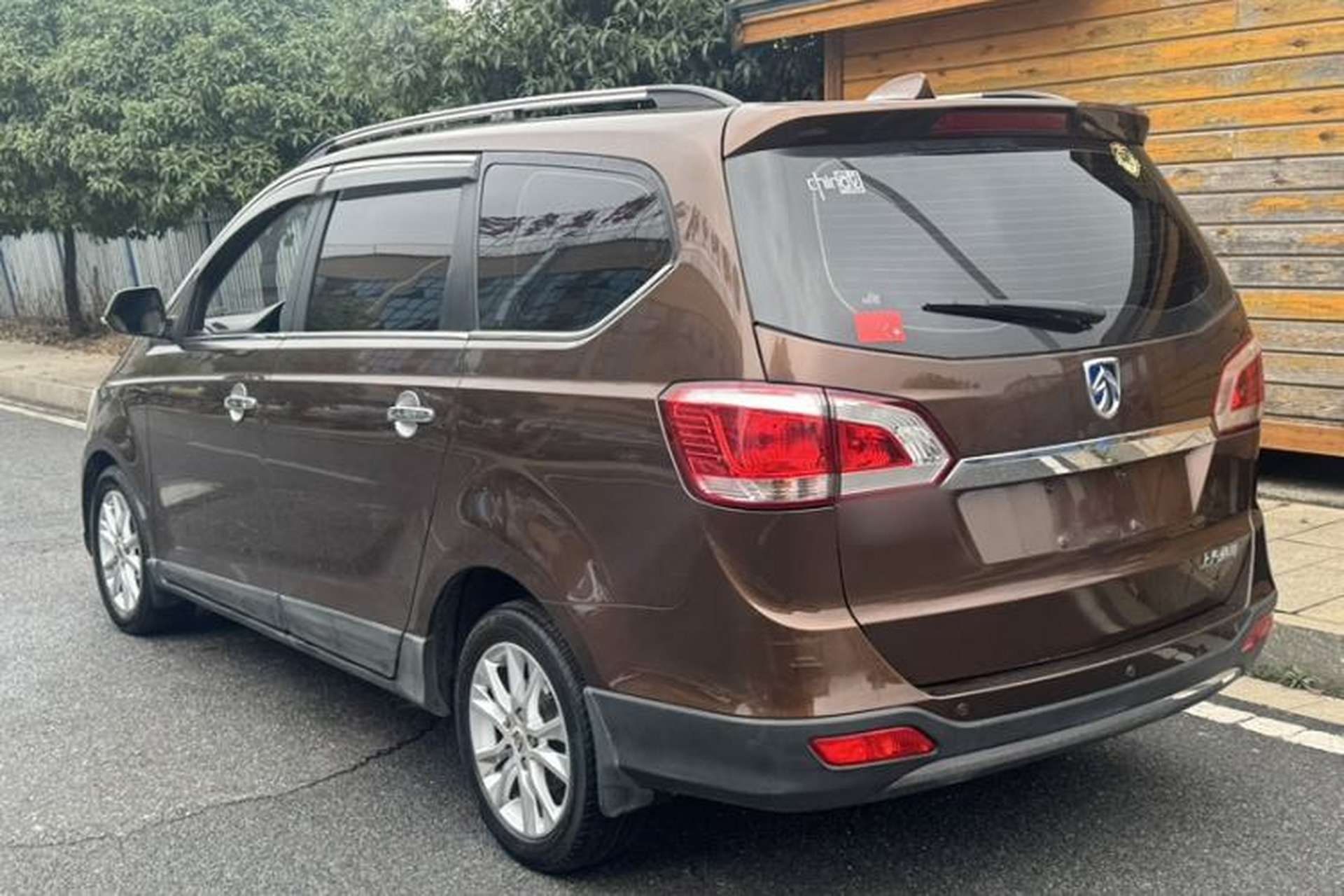 Used Baojun 730 2014 1.5L manual Comfort version 7 seats Exterior 5