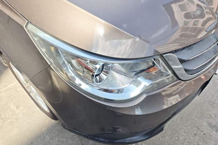 Used Baojun 730 2014 1.5L manual standard trim 7 seats Exterior 6