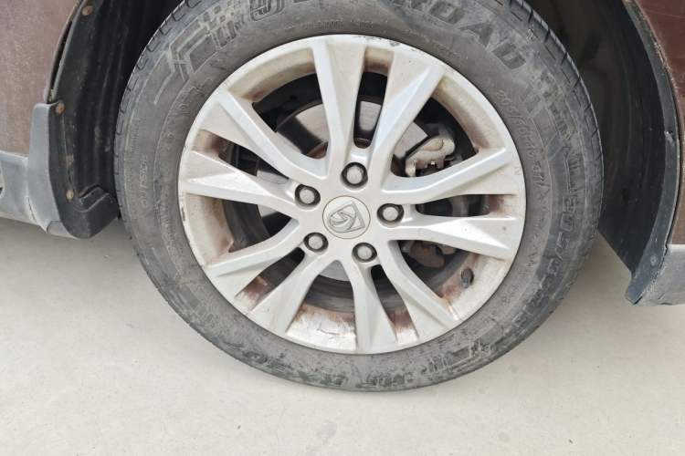 Used Baojun 730 2014 1.5L manual Comfort ESP version 7 seats Exterior 7