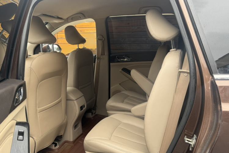 Used Baojun 730 2014 1.5L manual Comfort version 7 seats Exterior 8