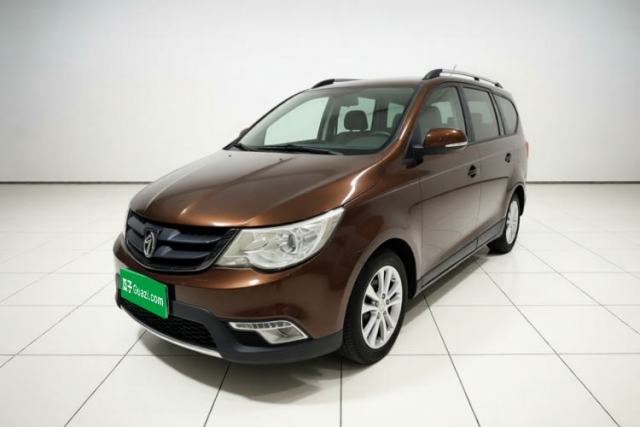 Baojun 730 2014 1.5L manual Comfort version 7 seats usado