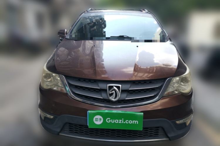 Used Baojun 730 2014 1.5L manual Comfort version 7 seats Front