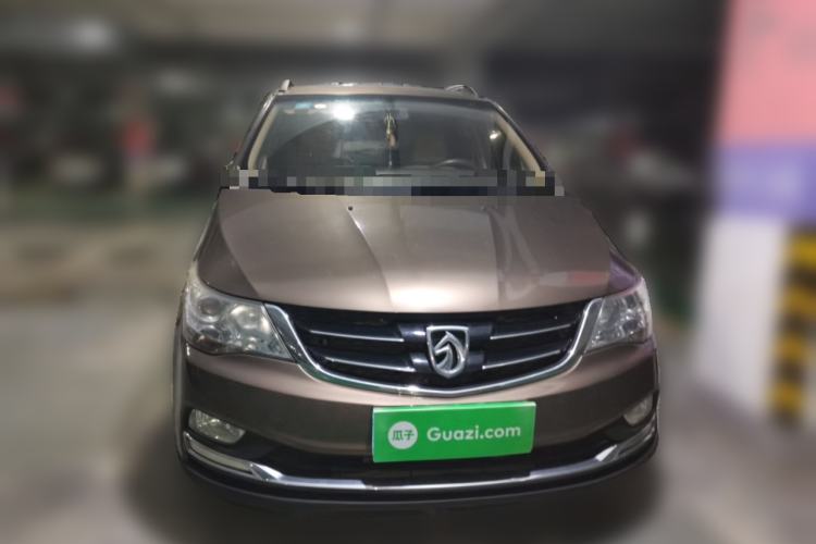 Used Baojun 730 2014 1.5L manual Comfort version 7 seats Front