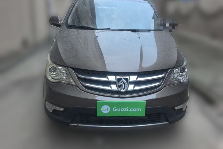 Used Baojun 730 2014 1.5L manual Comfort version 7 seats Front