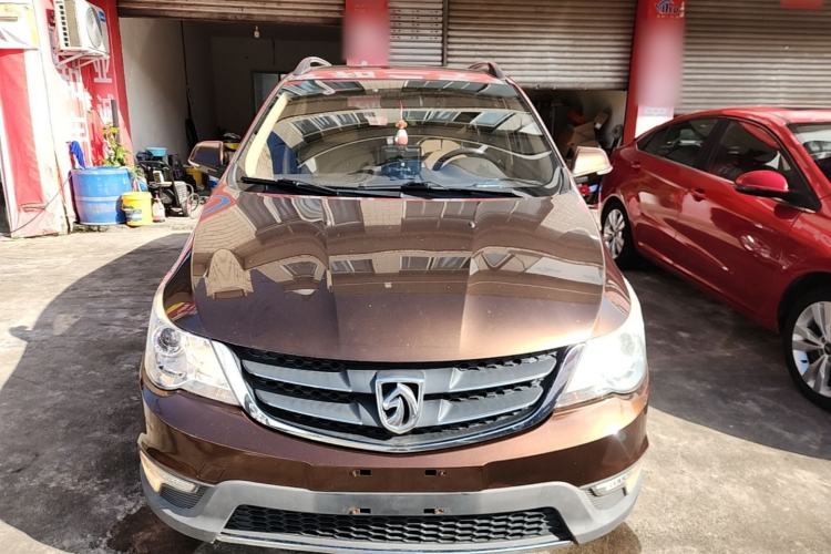 Used Baojun 730 2014 1.5L manual Comfort ESP version 7 seats Front