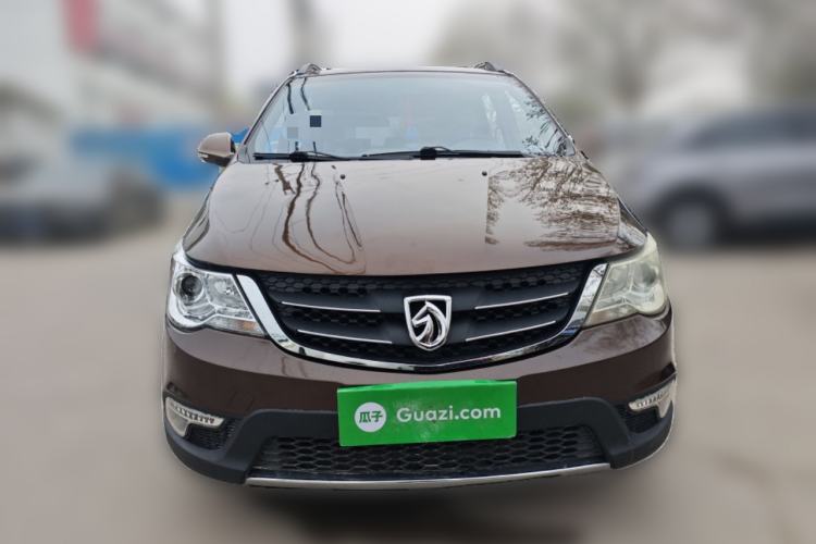 Used Baojun 730 2014 1.5L manual luxury trim 7 seats Front