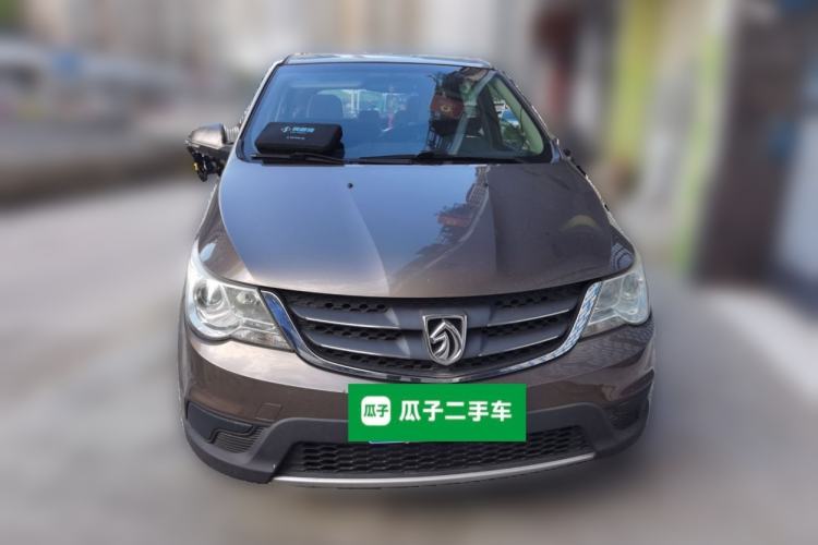 Used Baojun 730 2014 1.5L manual standard trim 7 seats Front