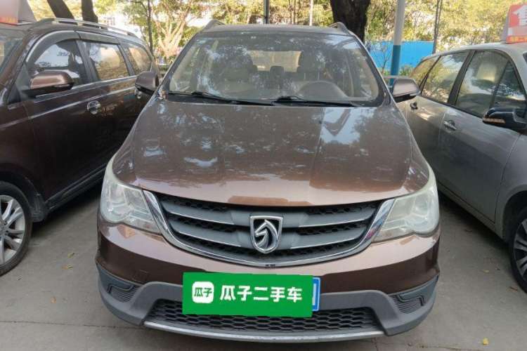 Used Baojun 730 2014 1.5L manual standard trim 7 seats Front