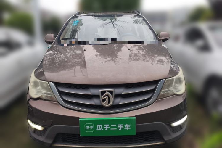 Used Baojun 730 2014 1.5L manual luxury trim 7 seats Front