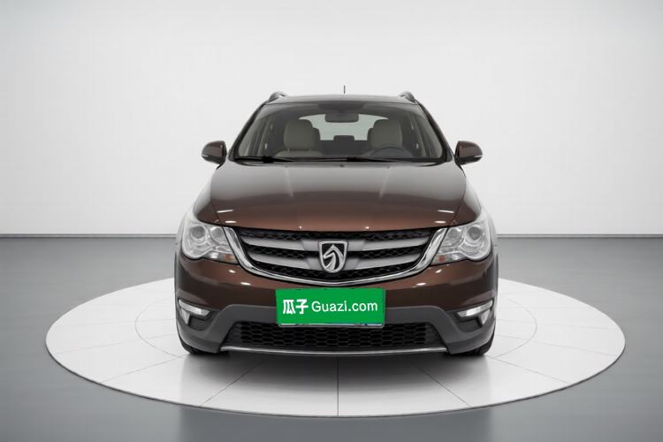 Used Baojun 730 2014 1.5L manual Comfort version 7 seats Front