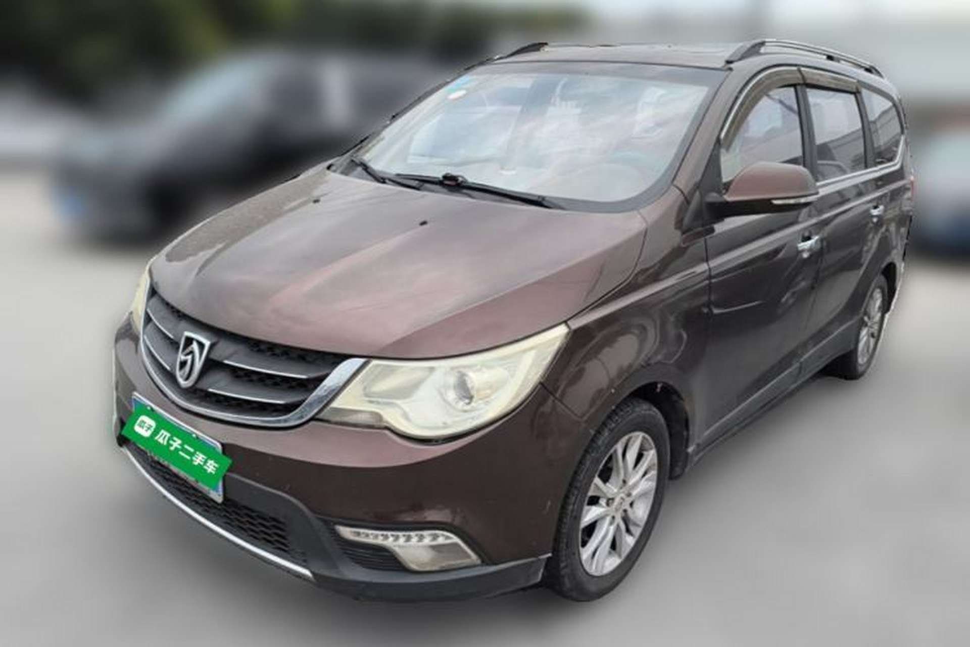 Used Baojun 730 2014 1.5L manual luxury trim 7 seats Front Left 45 Deg