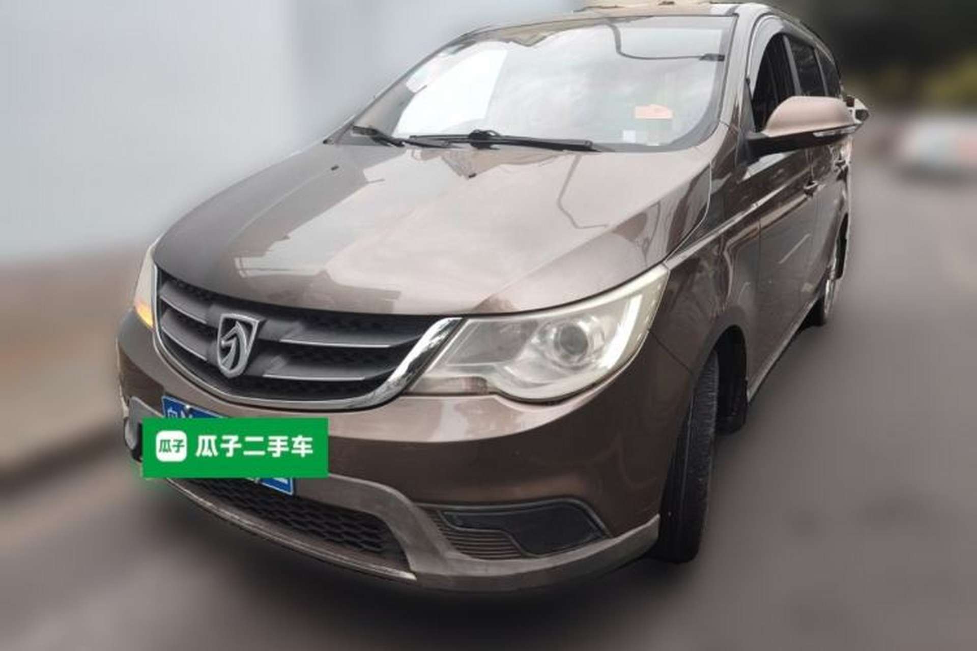 Used Baojun 730 2014 1.5L manual standard trim 7 seats Front Left 45 Deg