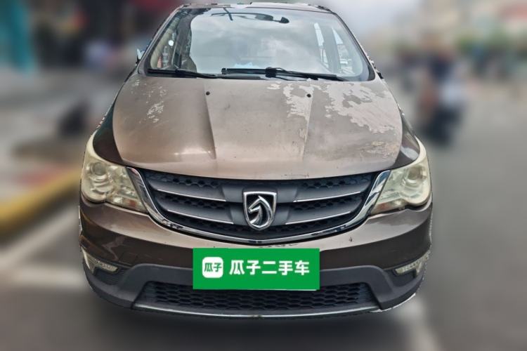 Used Baojun 730 2014 1.5L manual Comfort version 7 seats Front