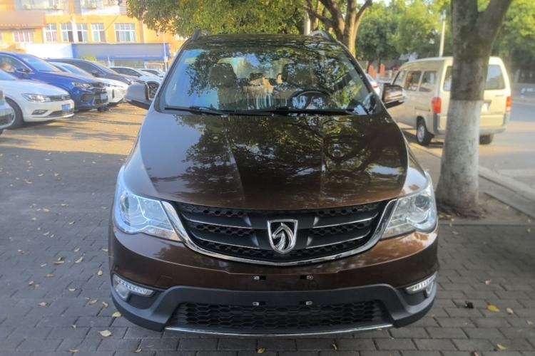 Used Baojun 730 2014 1.5L manual Comfort ESP version 7 seats Front