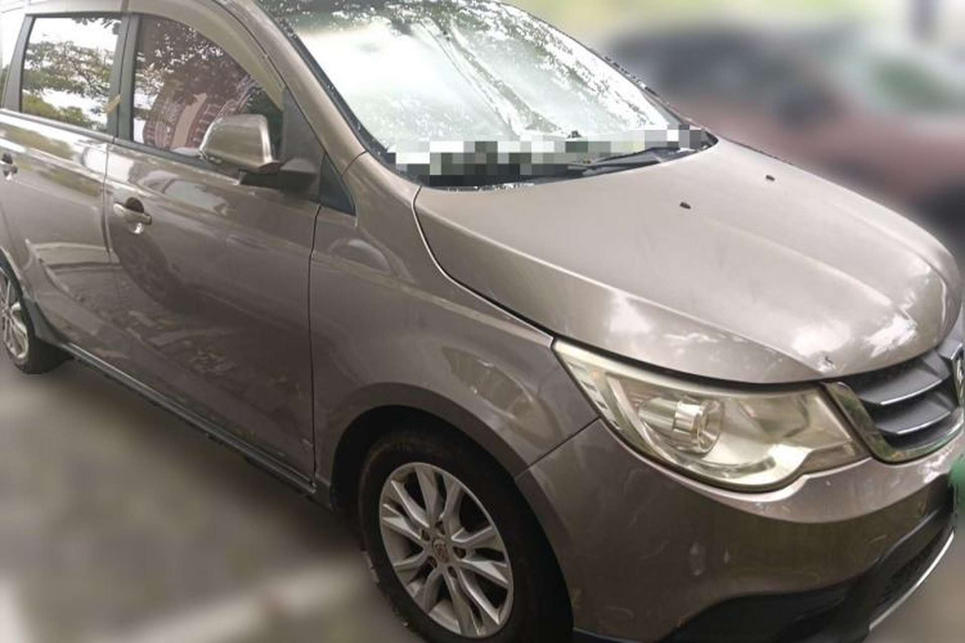 Used Baojun 730 2014 1.5L manual standard trim 7 seats Front Right 45 Deg