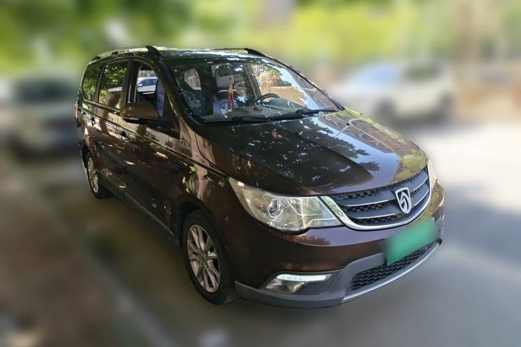 Used Baojun 730 2014 1.5L Manual Luxury Navigation ESP Version 7 Seats Front Right 45 Deg