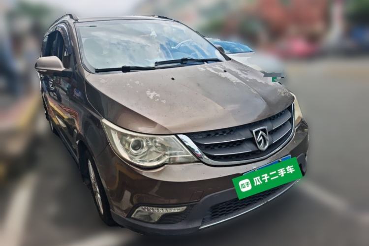 Used Baojun 730 2014 1.5L manual Comfort version 7 seats Front Right 45 Deg