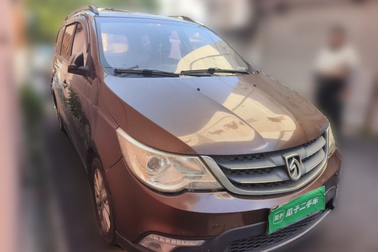Used Baojun 730 2014 1.5L manual Comfort ESP version 7 seats Front Right 45 Deg