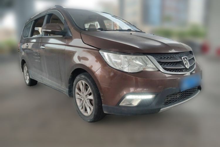 Used Baojun 730 2014 1.5L Manual Luxury Navigation ESP Version 7 Seats Front Right 45 Deg