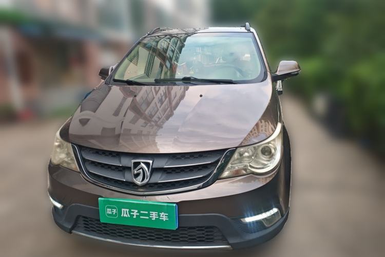 Used Baojun 730 2014 1.5L Manual Luxury Navigation ESP Version 7 Seats Front