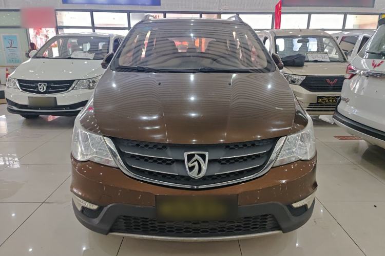 Used Baojun 730 2014 1.5L manual Comfort version 7 seats Front