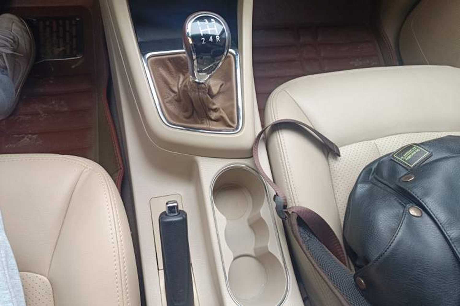 Used Baojun 730 2014 1.5L manual Comfort version 7 seats Gear Lever