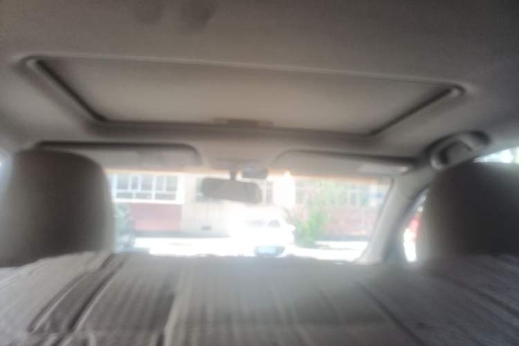 Used Baojun 730 2014 1.5L manual luxury trim 7 seats Headliner