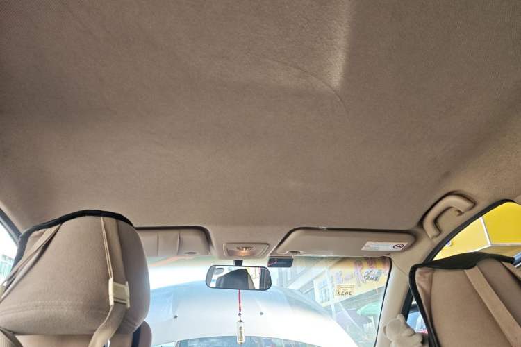 Used Baojun 730 2014 1.5L manual standard trim 7 seats Headliner