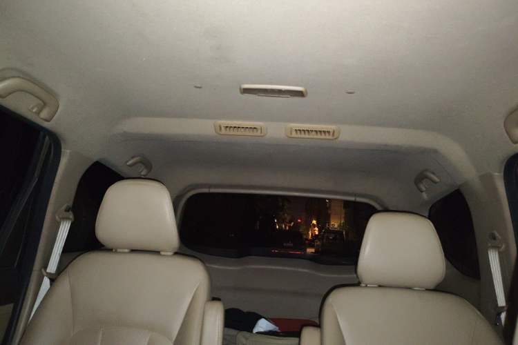 Used Baojun 730 2014 1.5L manual Comfort version 7 seats Headliner