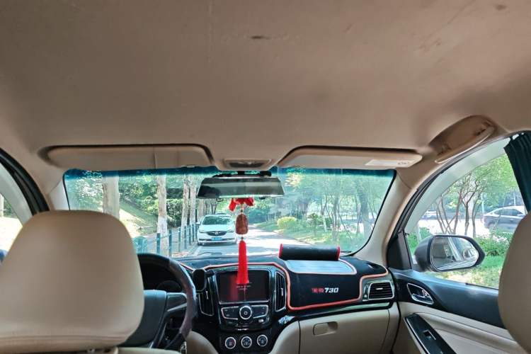 Used Baojun 730 2014 1.5L manual Comfort ESP version 7 seats Headliner