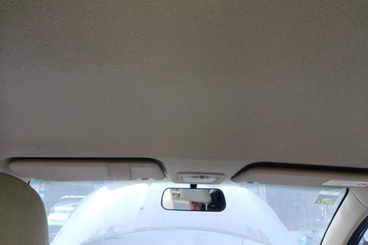 Used Baojun 730 2014 1.5L manual standard trim 7 seats Headliner