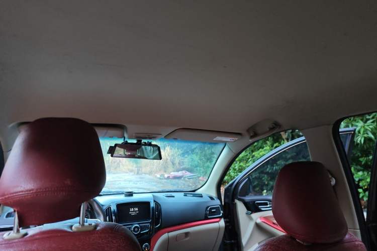 Used Baojun 730 2014 1.5L manual Comfort version 7 seats Headliner