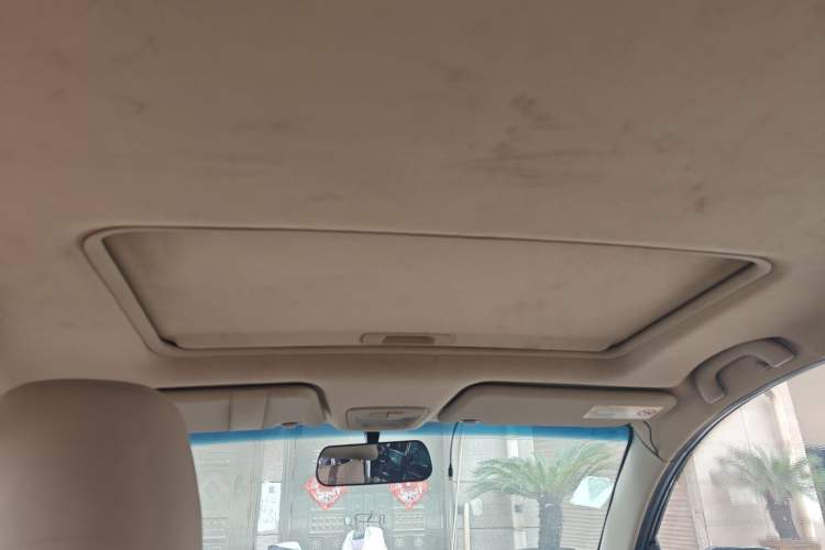 Used Baojun 730 2014 1.5L Manual Luxury Navigation ESP Version 7 Seats Headliner