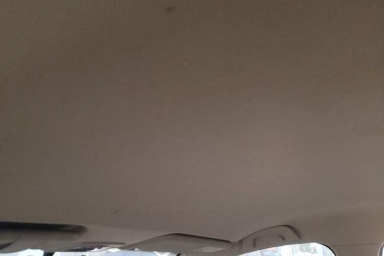 Used Baojun 730 2014 1.5L manual standard version 5 seats Headliner